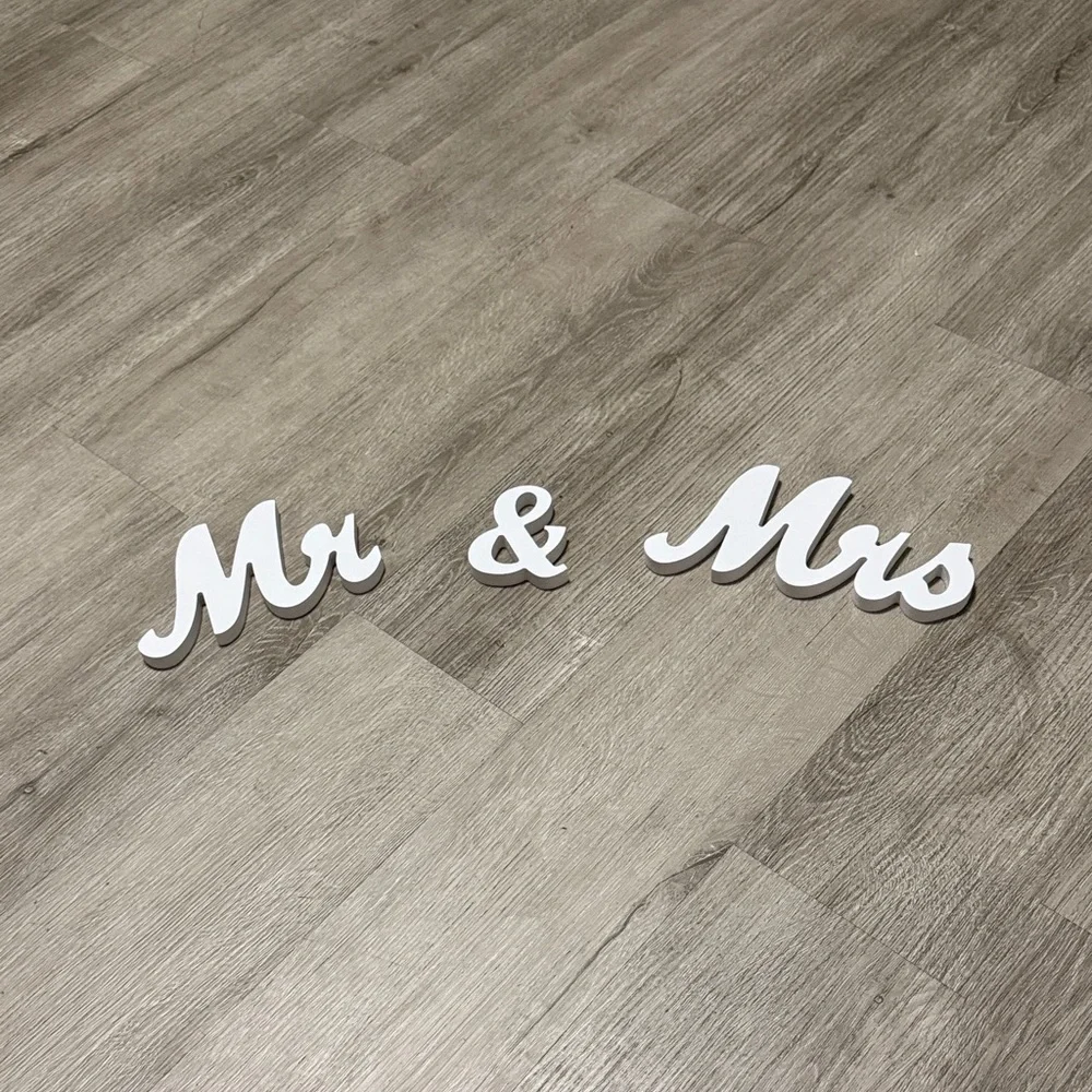 ***2/$15*** Chic White 'Mr & Mrs' Sign